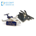 Benutzerdefinierte dekorative Emaille-Metall-Zink-Legierung American Airlines Pins Abzeichen Kleidung Flugzeug Pin Airline Anstecknadel für Souvenir